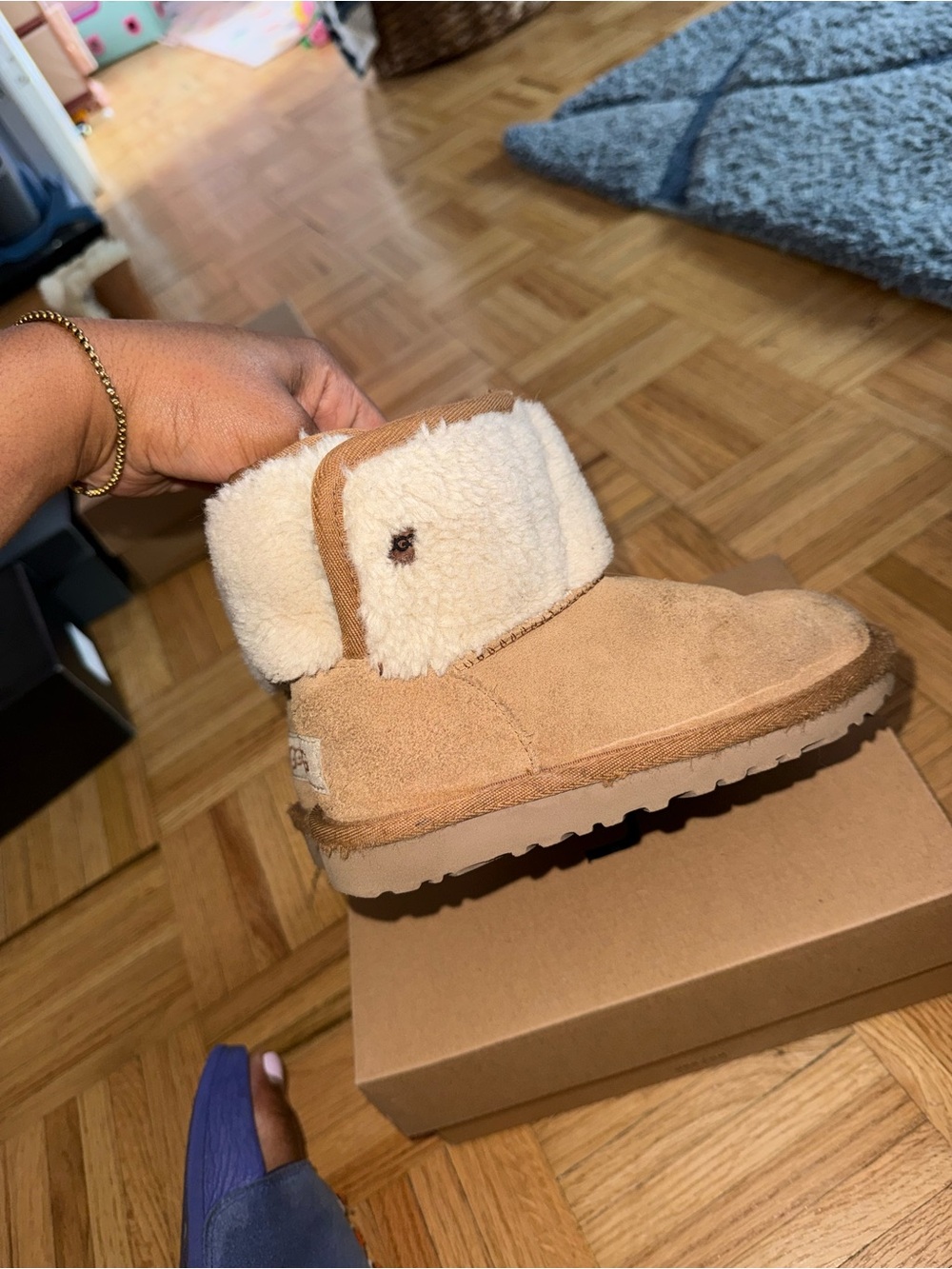 Kids Cozy Shearling-Lined Tan Uggs